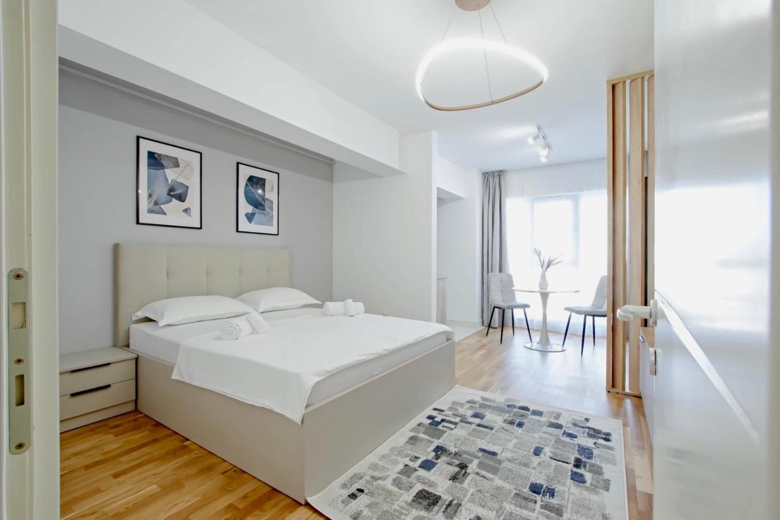 Himson-Blue Apartament Iasi Exterior photo