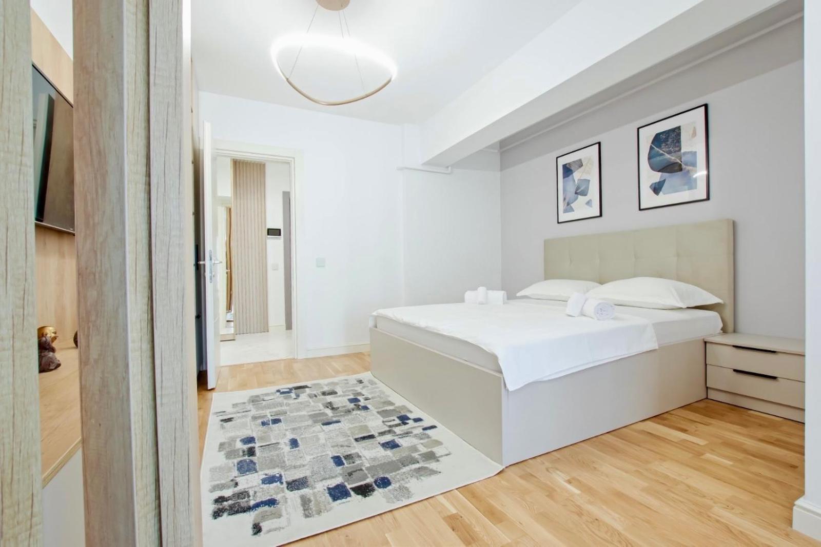 Himson-Blue Apartament Iasi Exterior photo