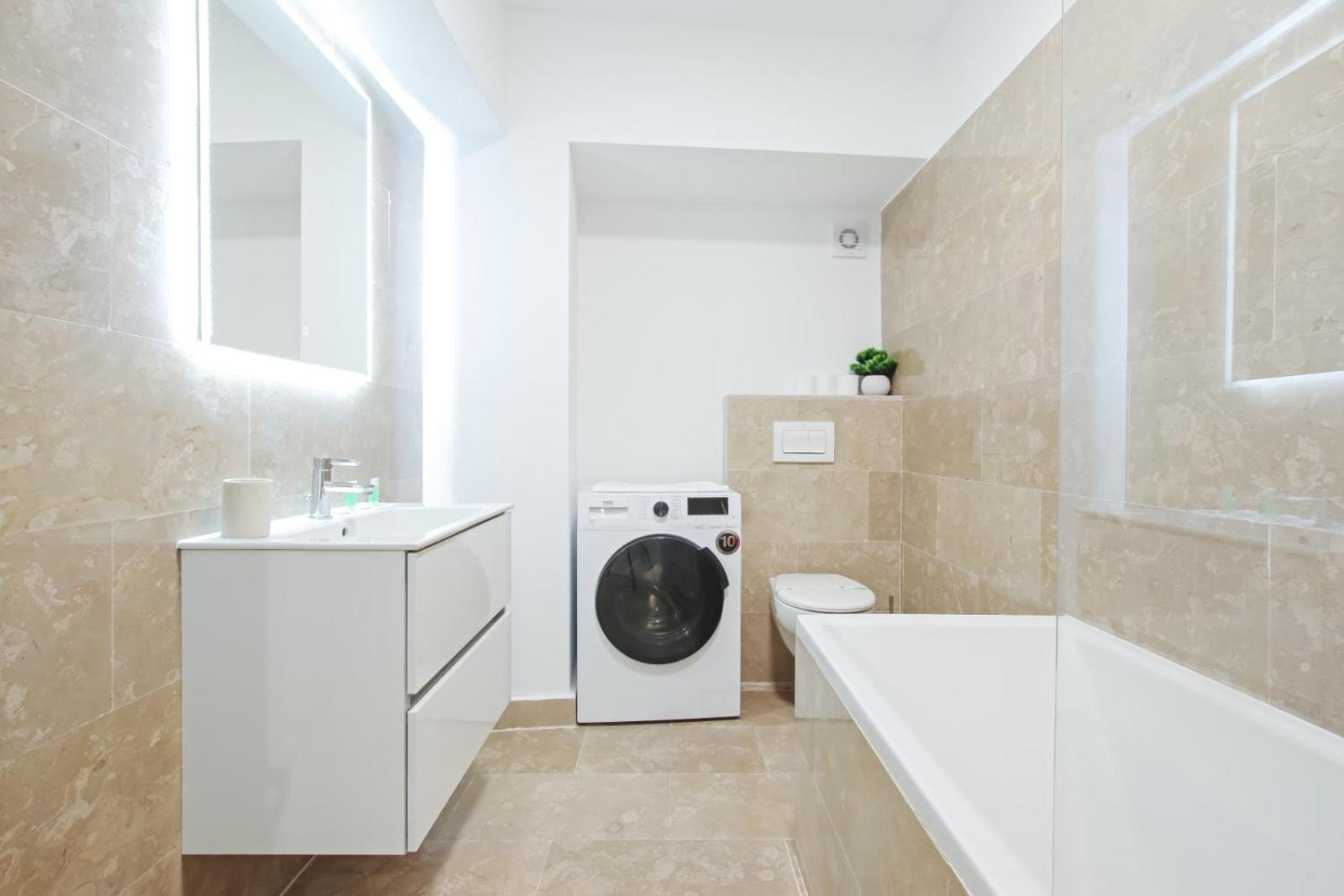 Himson-Blue Apartament Iasi Exterior photo